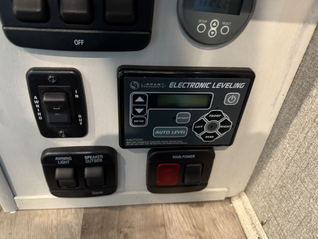 2020 Ford Econoline Image 38