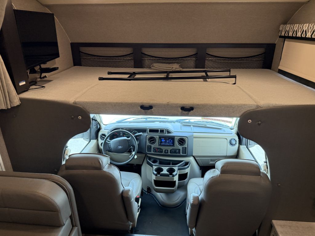 2020 Ford Econoline Image 40