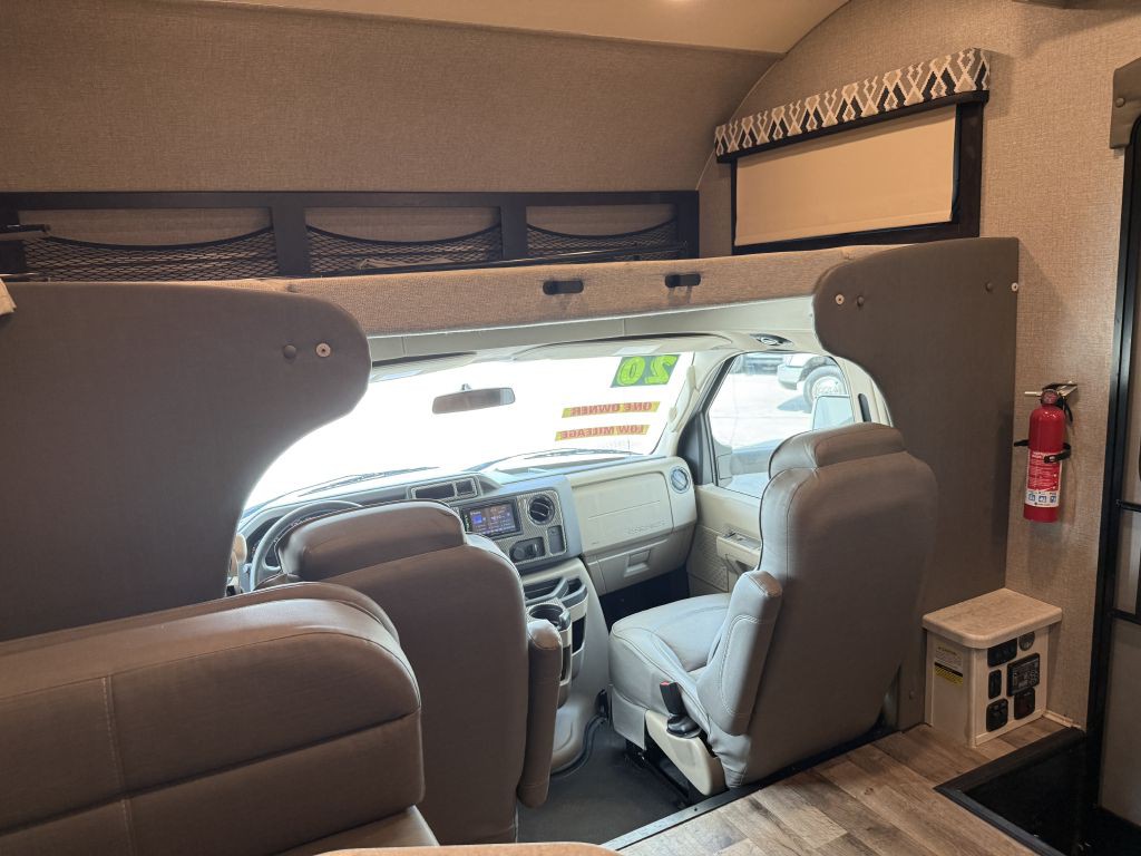2020 Ford Econoline Image 41