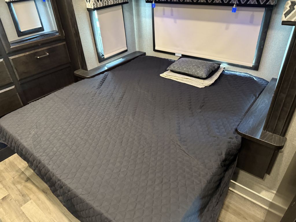 2020 Ford Econoline Image 66