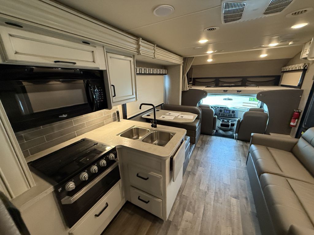 2020 Ford Econoline Image 69
