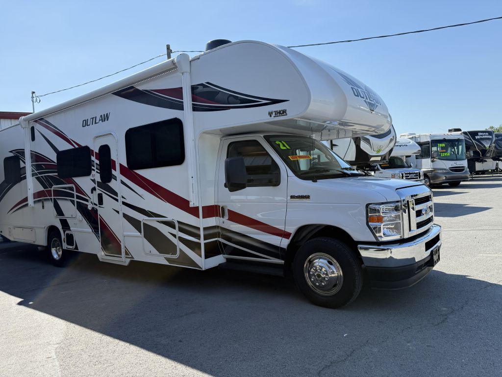 2021 Ford Econoline Image 2