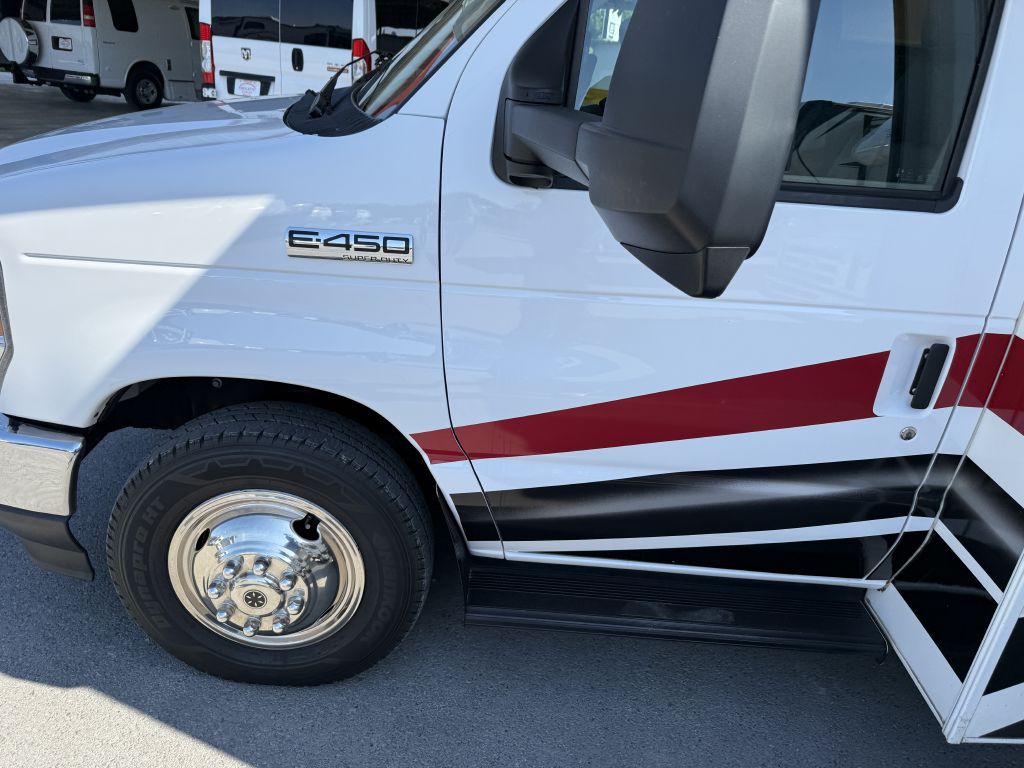 2021 Ford Econoline Image 12