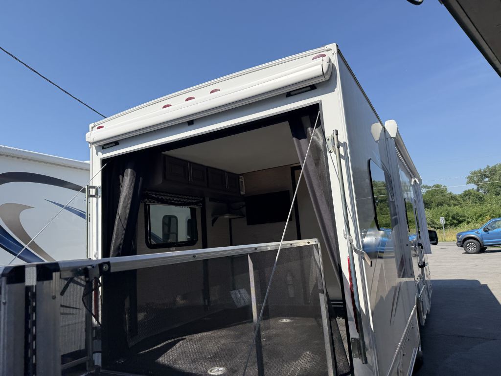 2021 Ford Econoline Image 19
