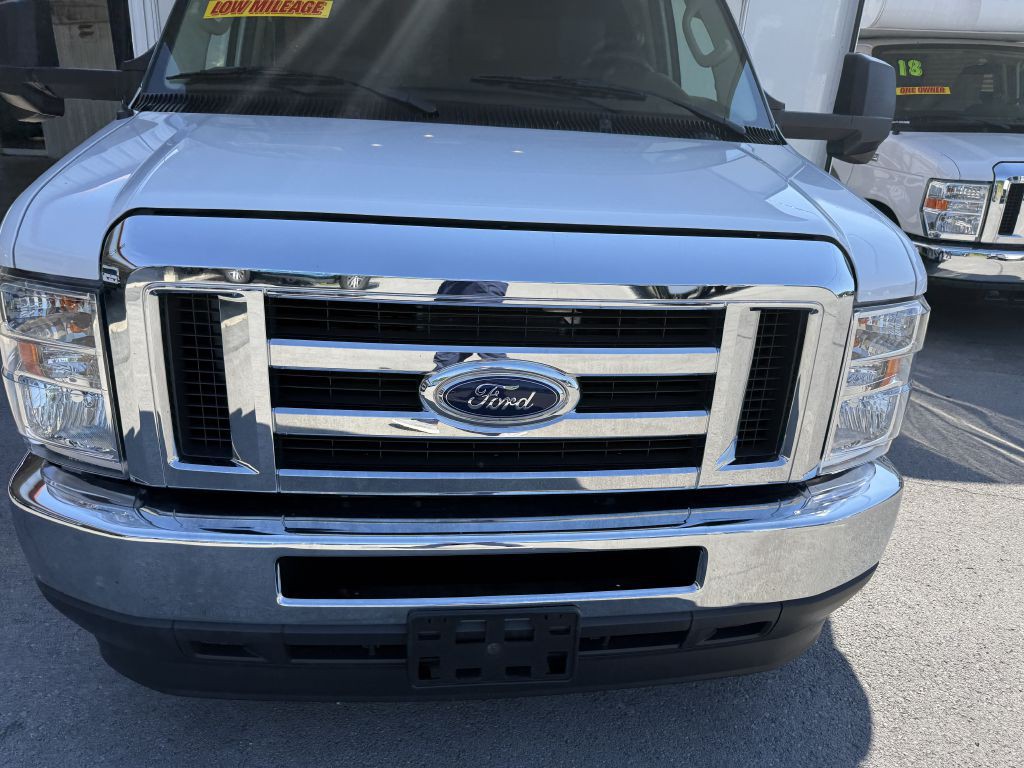 2021 Ford Econoline Image 24