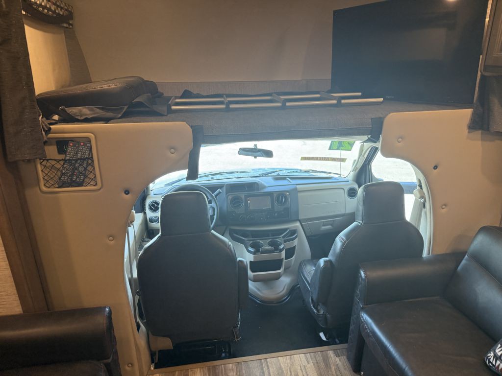 2021 Ford Econoline Image 34