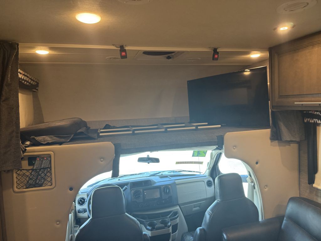 2021 Ford Econoline Image 35