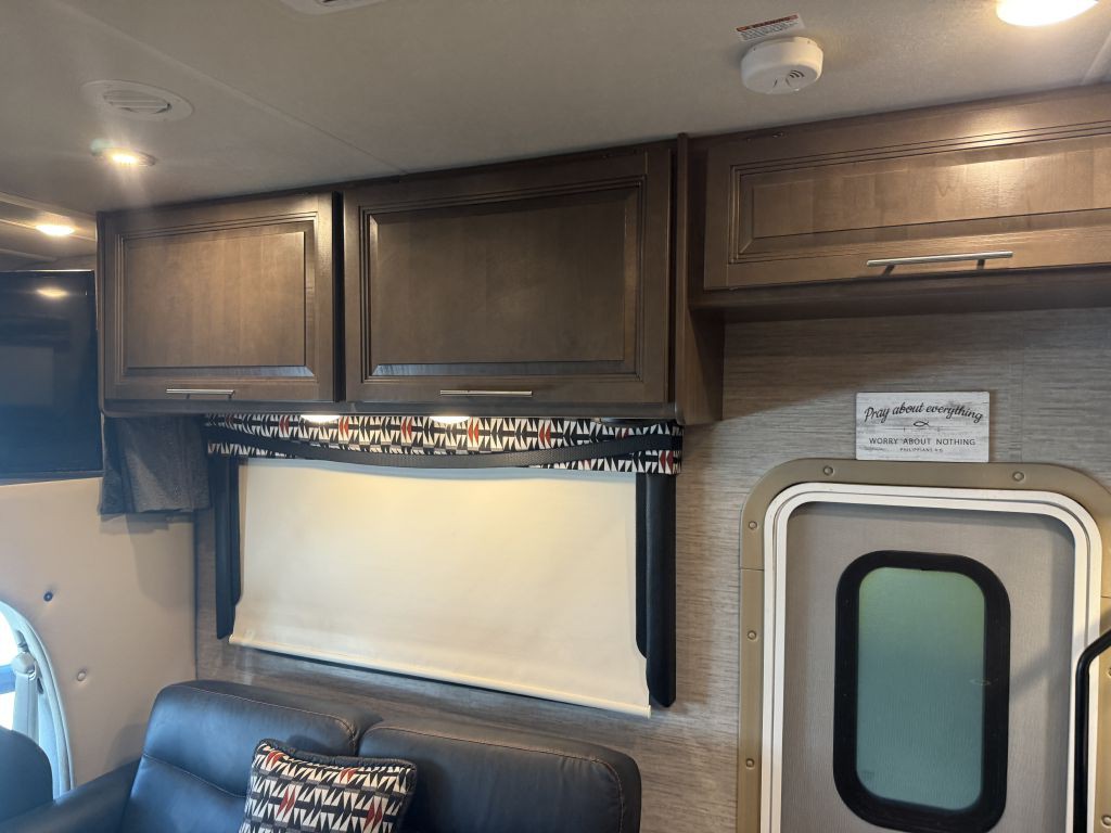 2021 Ford Econoline Image 37