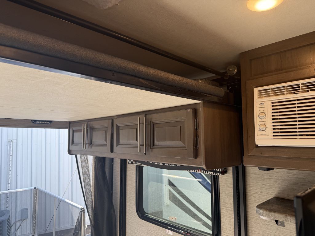 2021 Ford Econoline Image 55