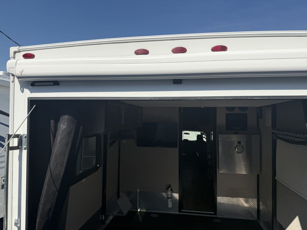 2021 Ford Econoline Image 60