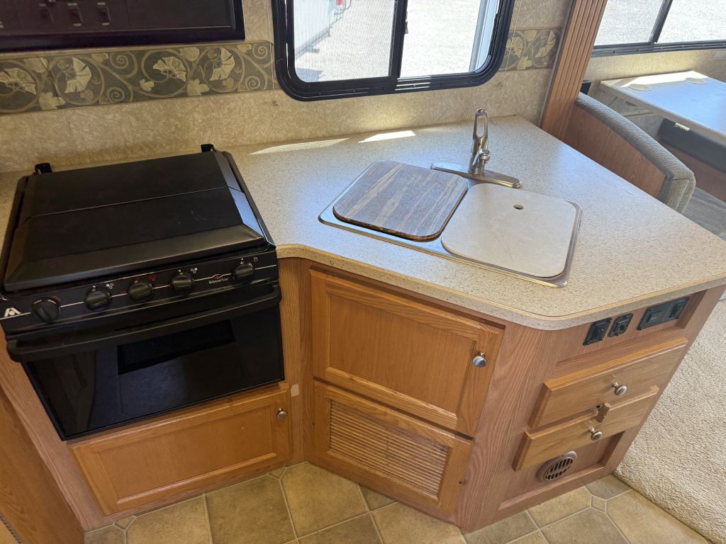 2006 Chevrolet Express Image 18
