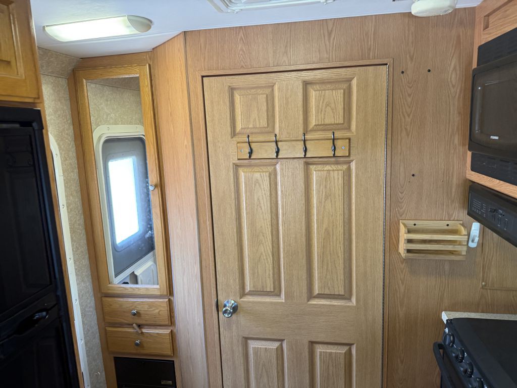 2006 Chevrolet Express Image 25