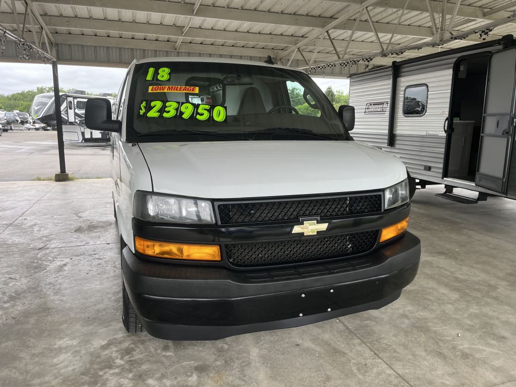 2018 Chevrolet Express Image 3