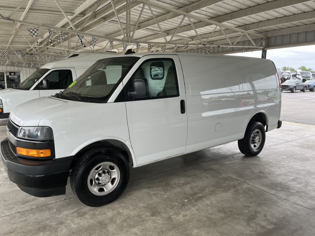 2018 Chevrolet Express Image 4