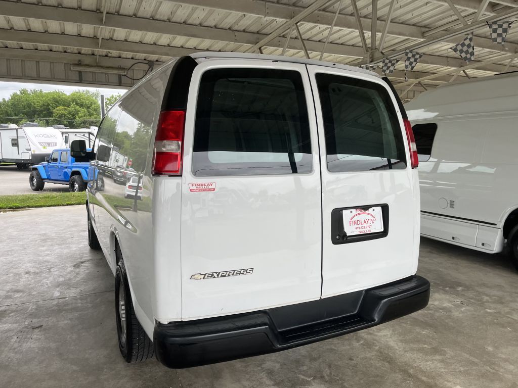 2018 Chevrolet Express Image 6