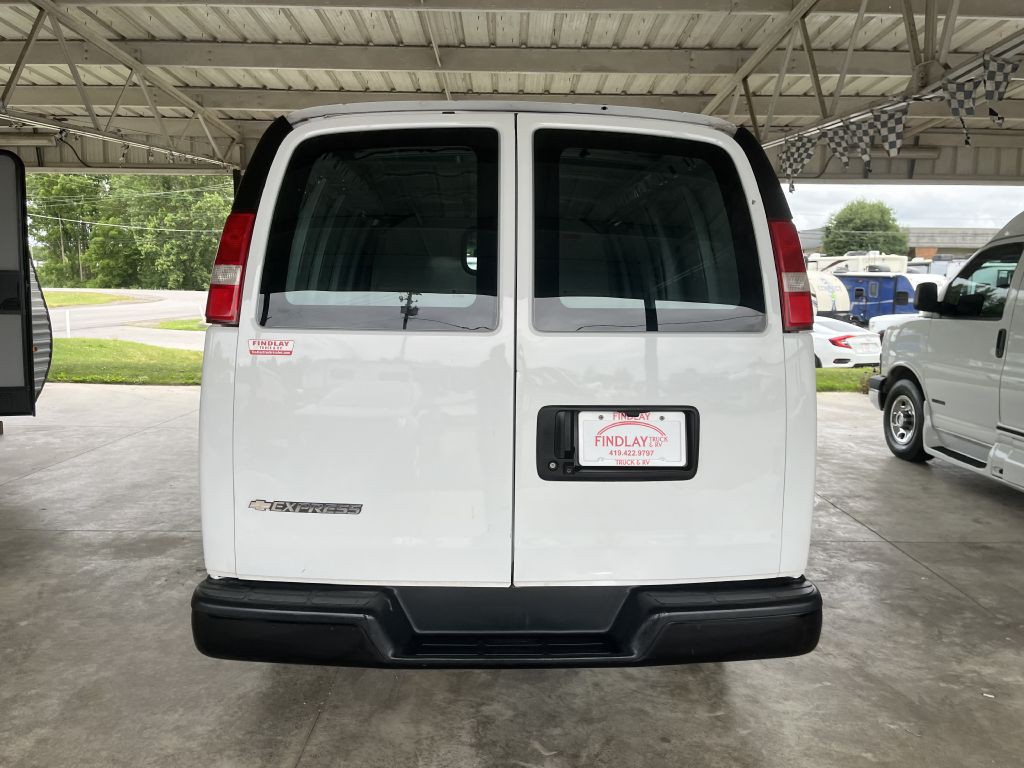 2018 Chevrolet Express Image 7