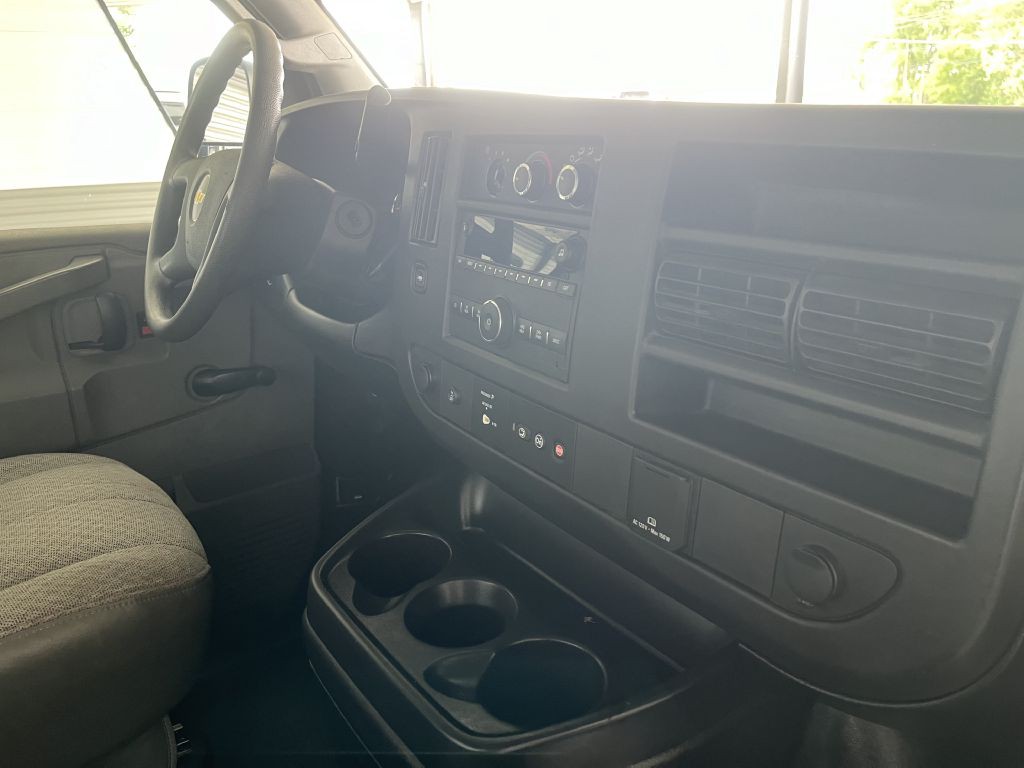 2018 Chevrolet Express Image 17