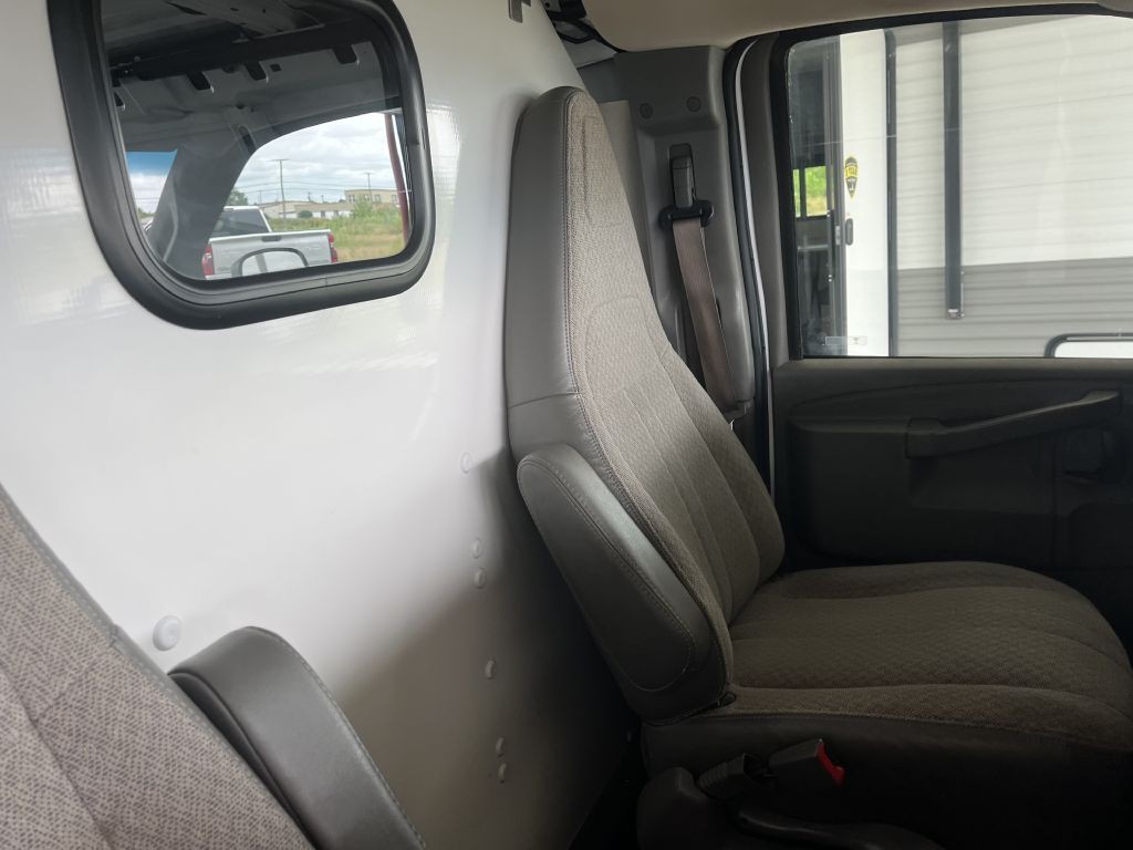 2018 Chevrolet Express Image 18