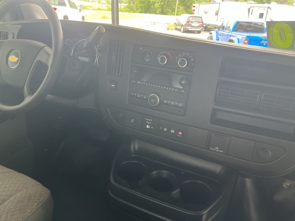 2018 Chevrolet Express Image 20