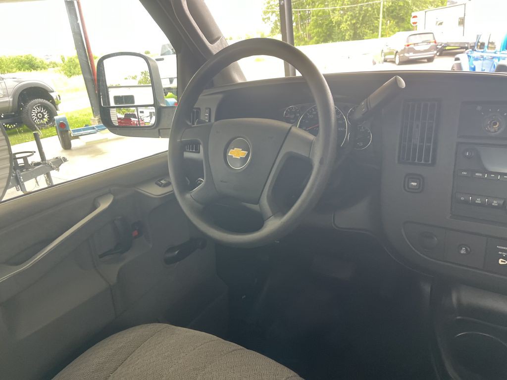 2018 Chevrolet Express Image 21