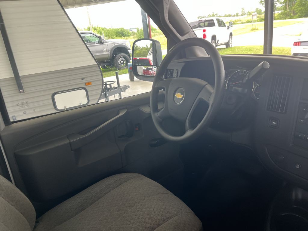 2018 Chevrolet Express Image 22