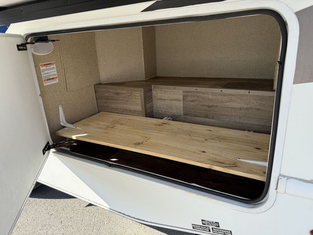 2018 Ford Econoline Image 12