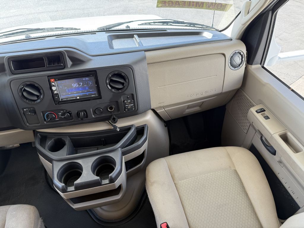2018 Ford Econoline Image 33