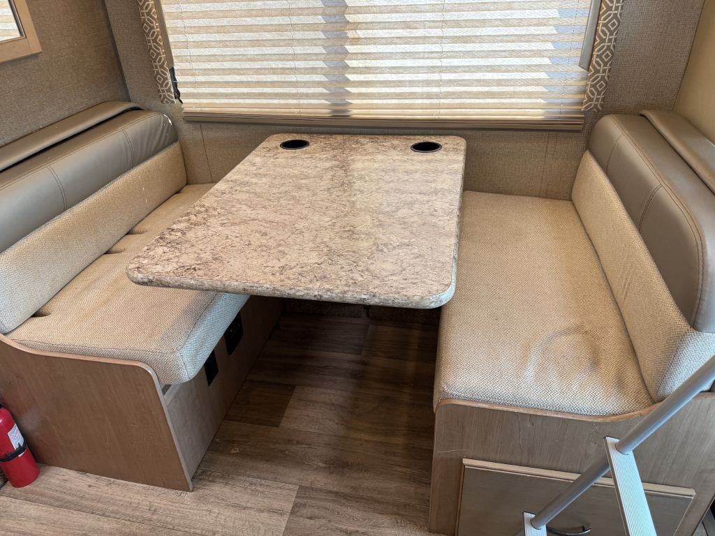 2018 Ford Econoline Image 39