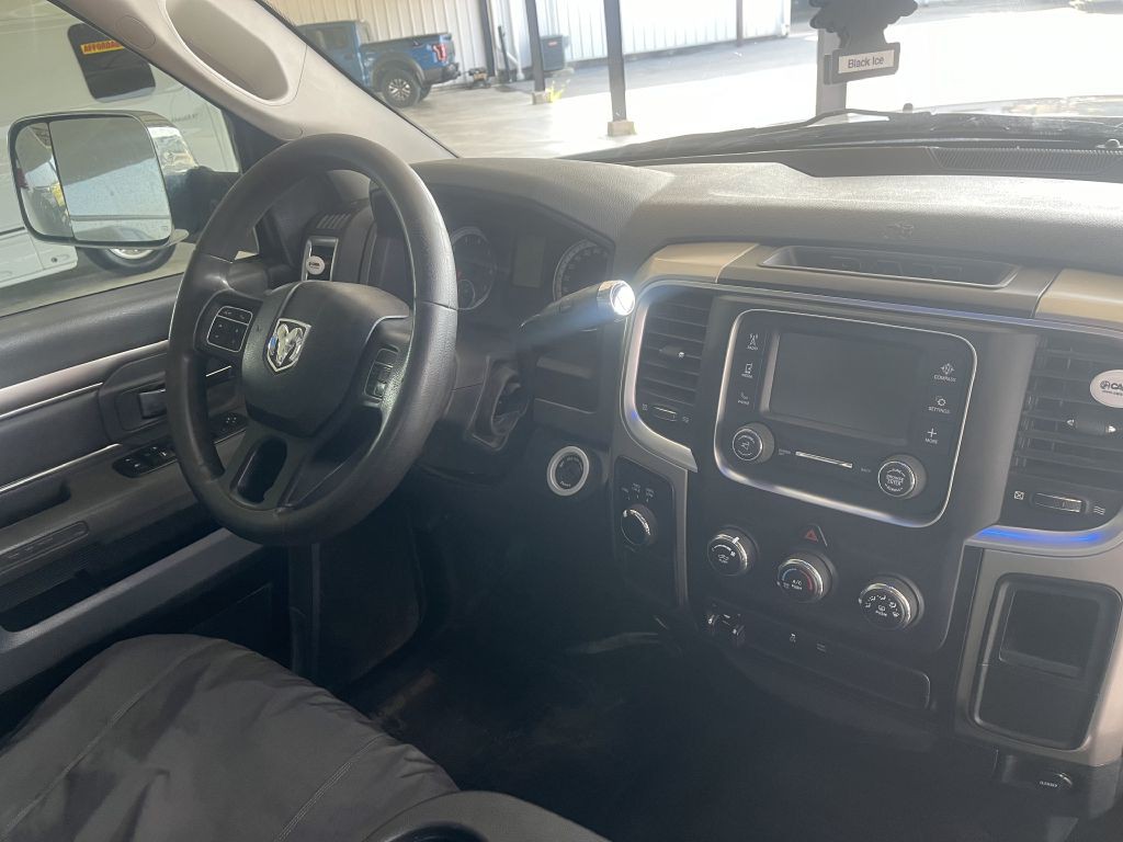 2014 RAM 2500 Image 17