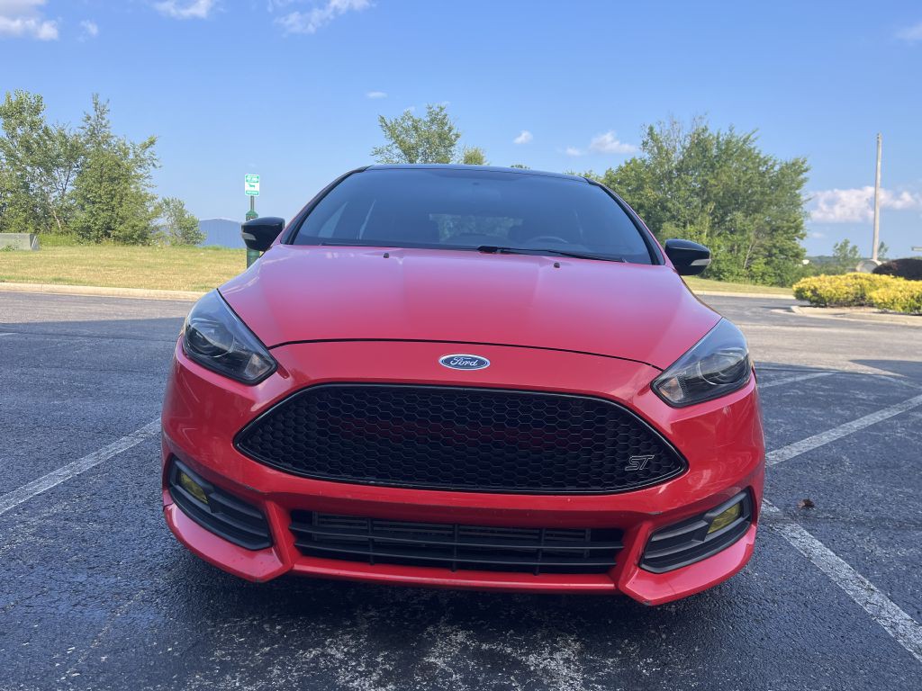 2016 Ford Focus Image 2