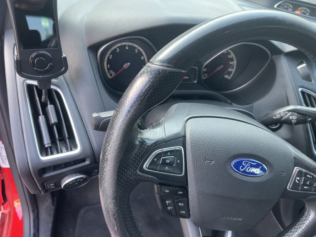 2016 Ford Focus Image 12