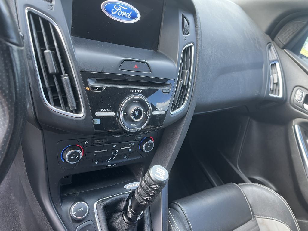 2016 Ford Focus Image 14