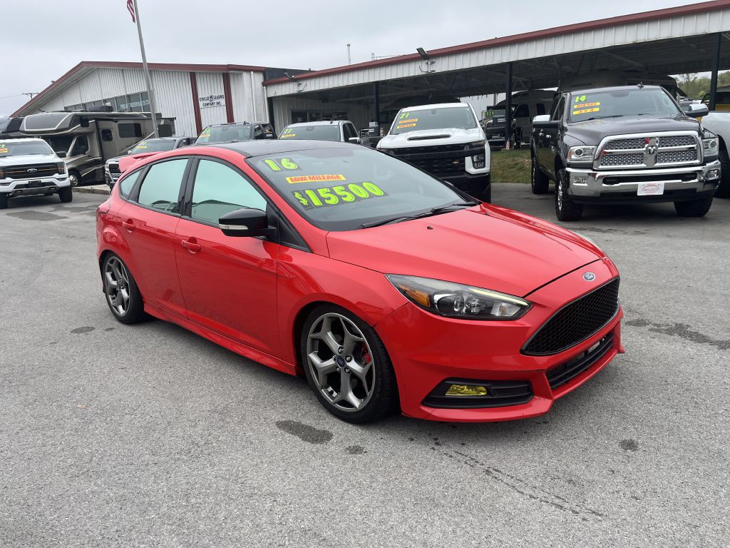 2016 Ford Focus Image 2