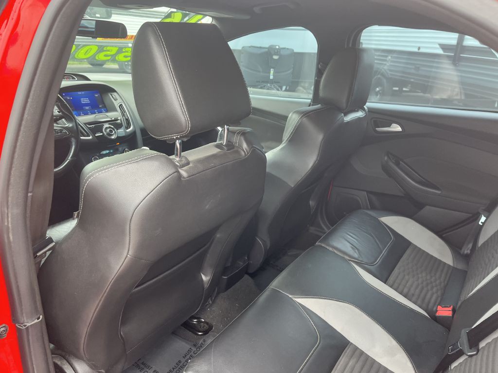 2016 Ford Focus Image 12