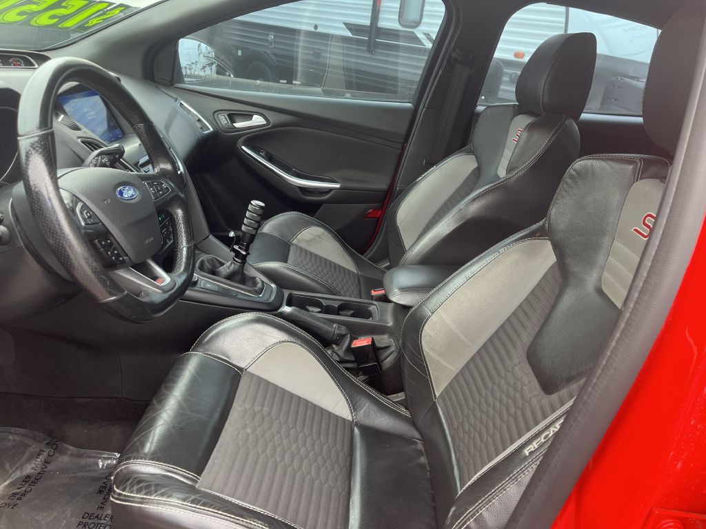 2016 Ford Focus Image 13