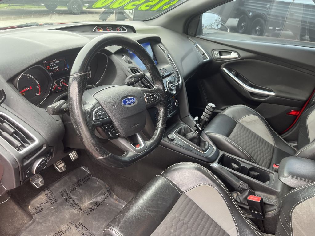 2016 Ford Focus Image 17