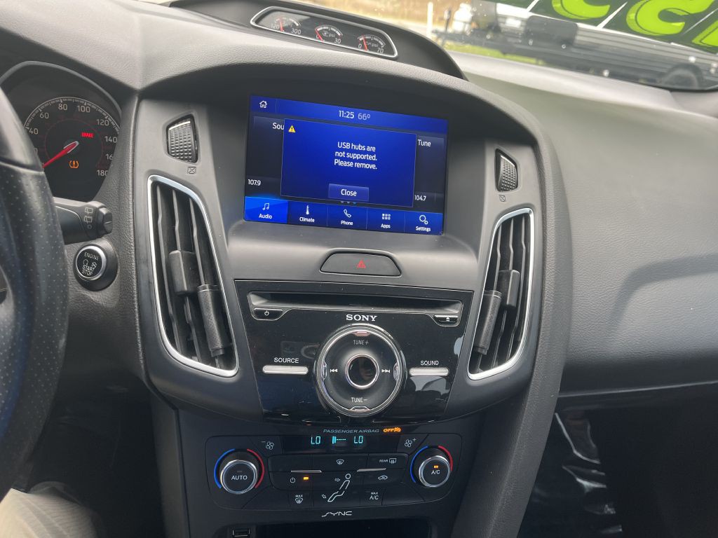 2016 Ford Focus Image 19