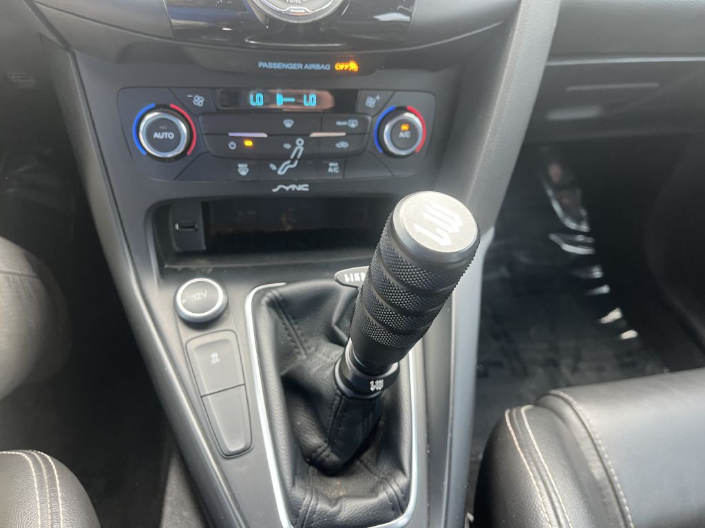 2016 Ford Focus Image 21