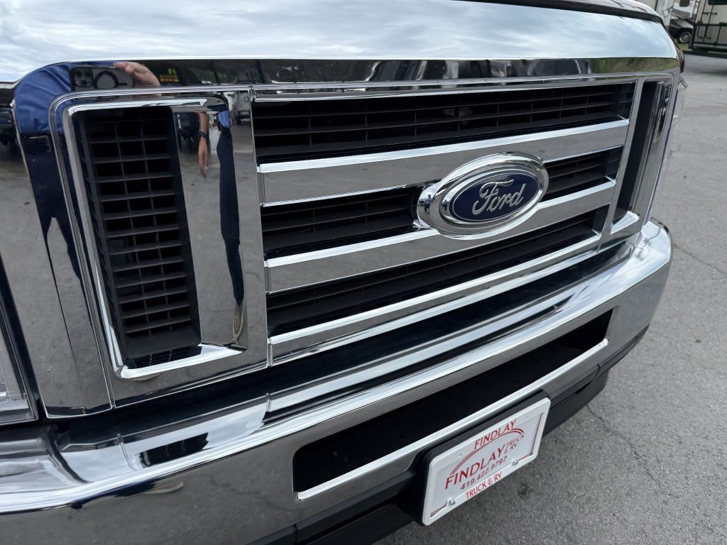 2022 Ford Econoline Image 4