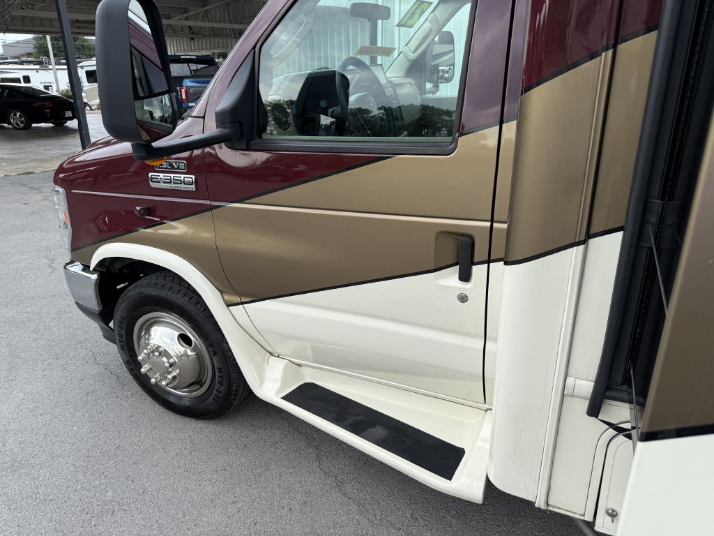 2022 Ford Econoline Image 9