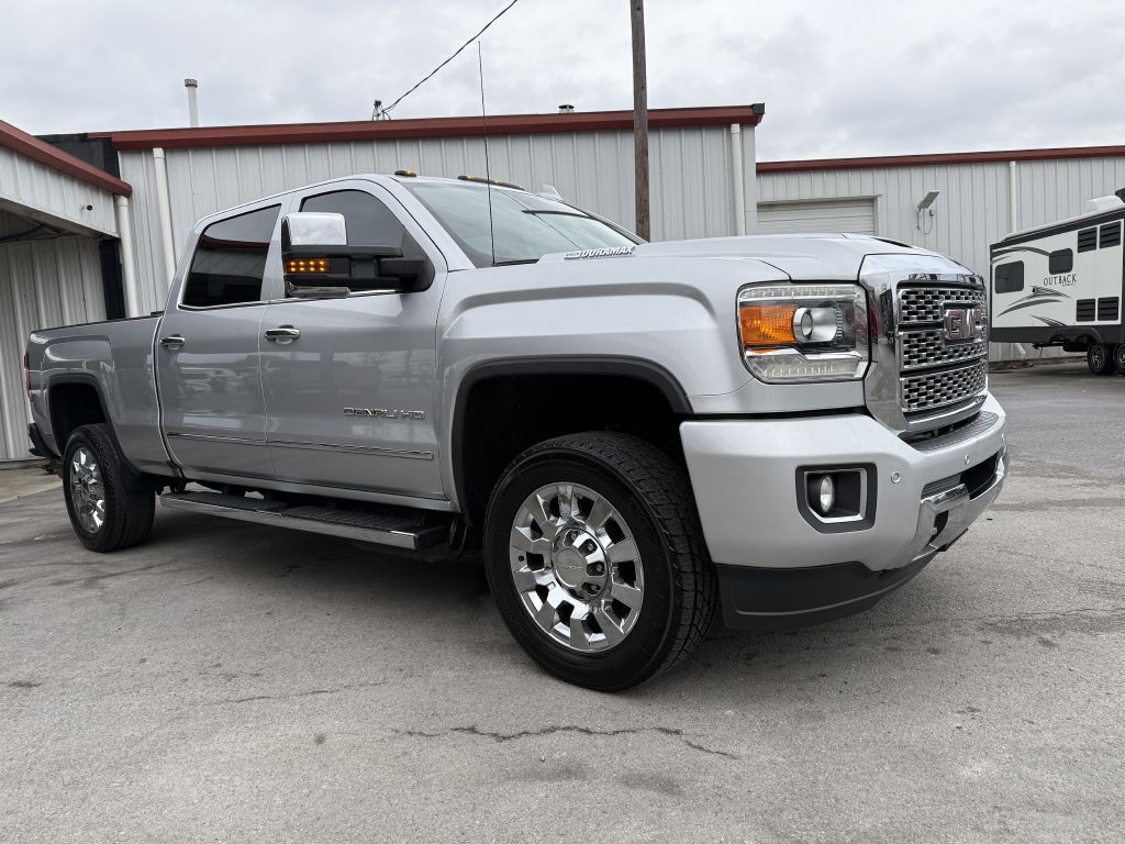 2019 GMC Sierra Image 2