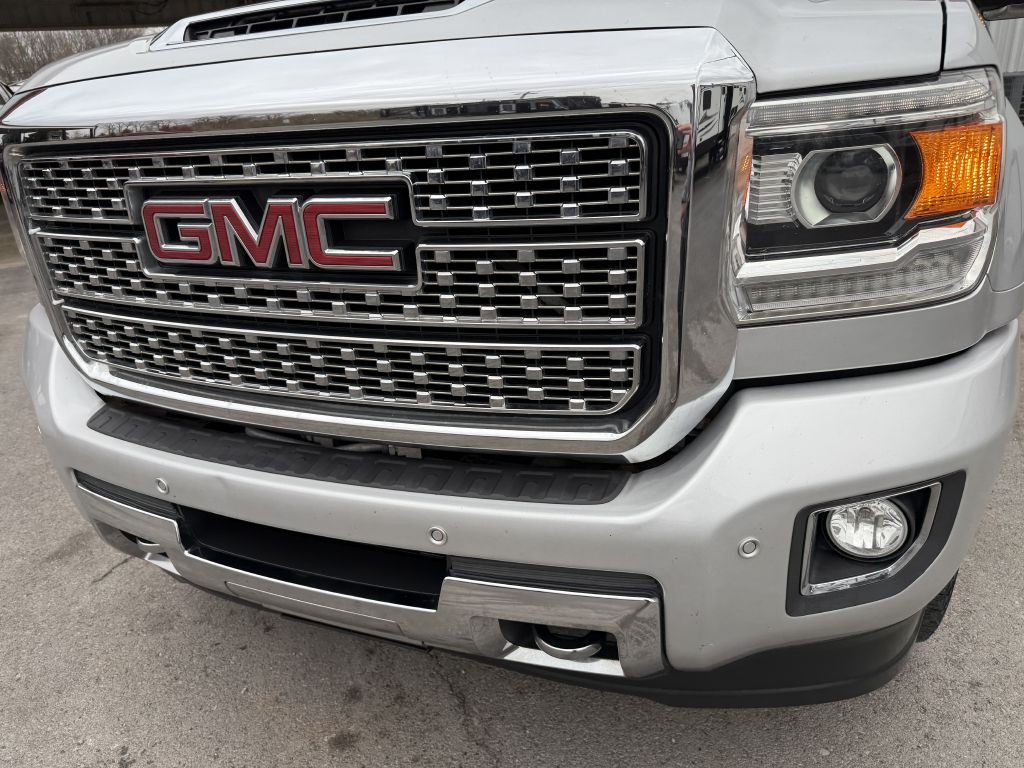 2019 GMC Sierra Image 16