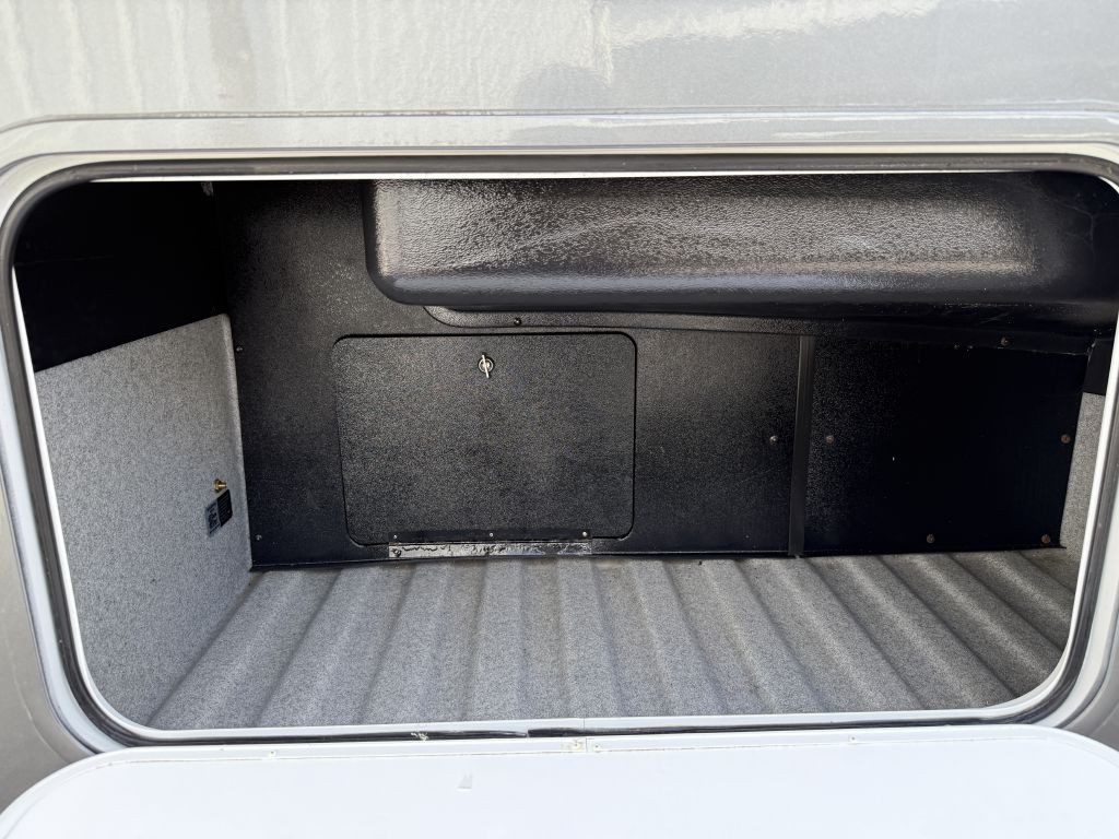 2018 Ford Econoline Image 17