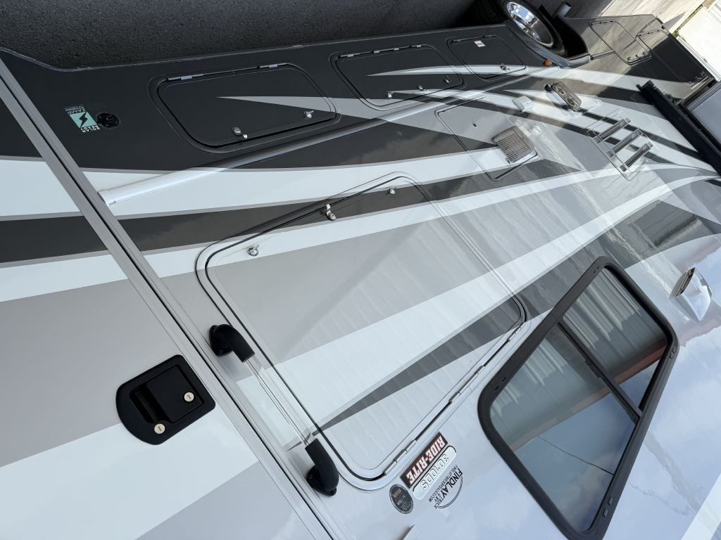 2018 Ford Econoline Image 23