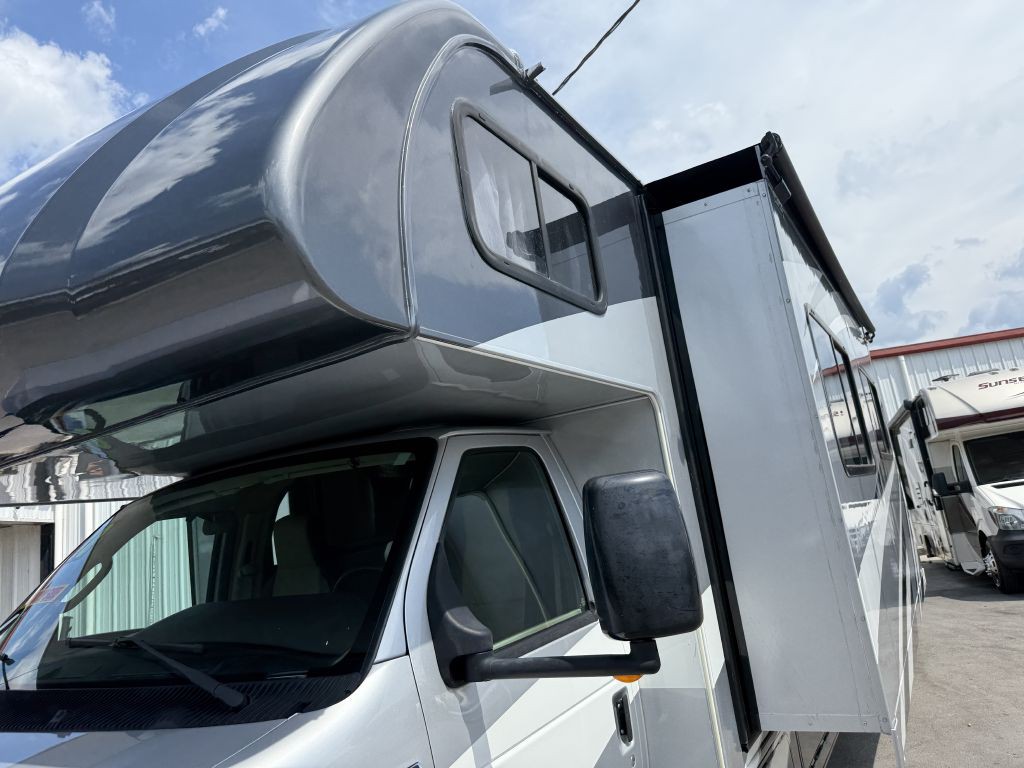 2018 Ford Econoline Image 27