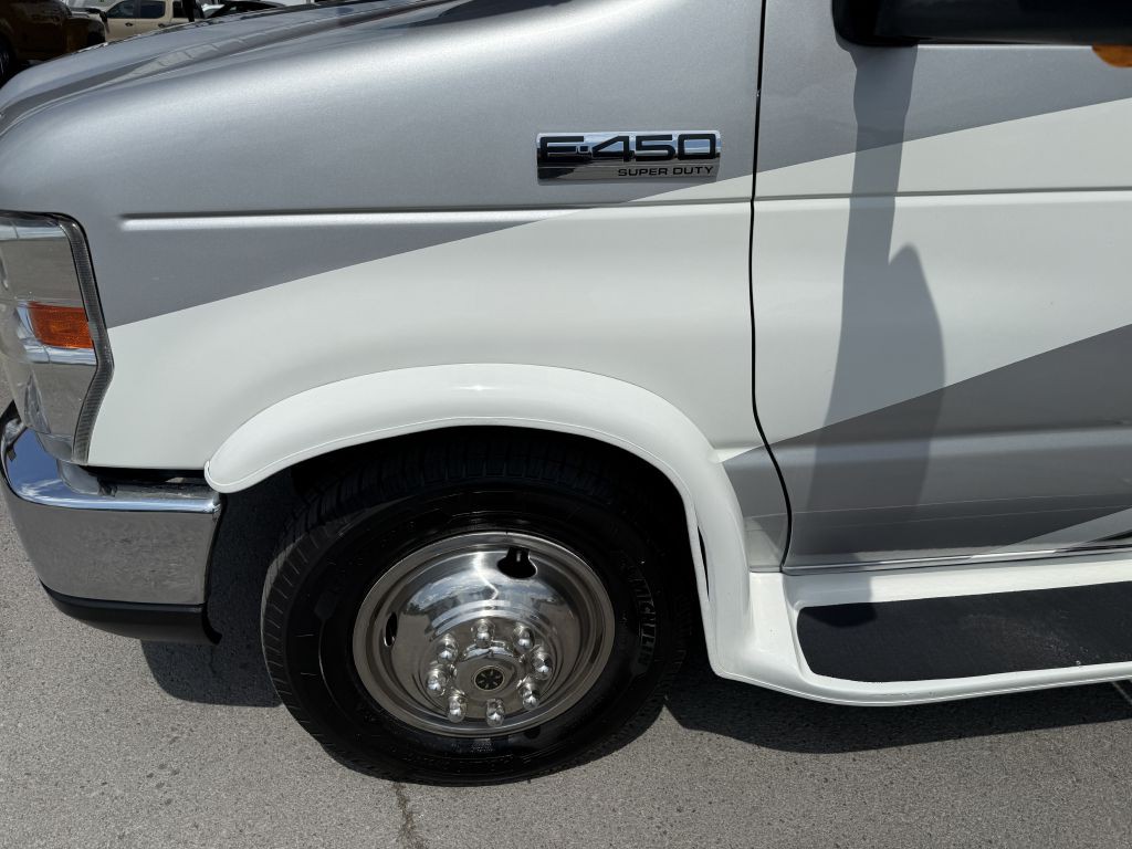 2018 Ford Econoline Image 28