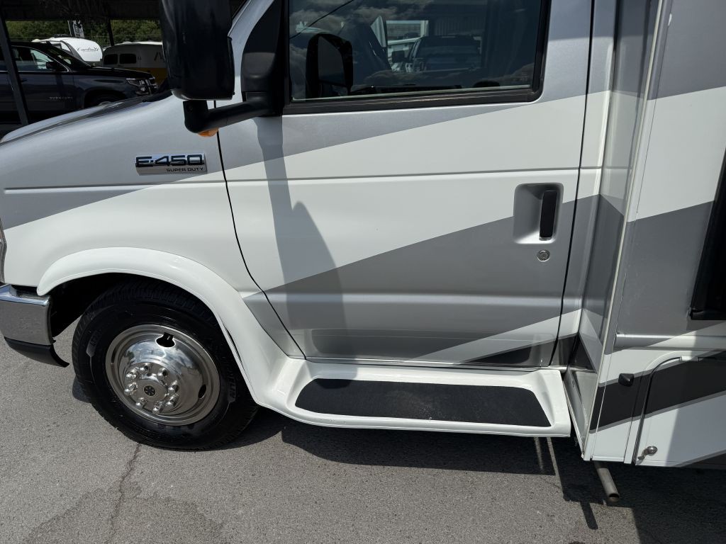 2018 Ford Econoline Image 29