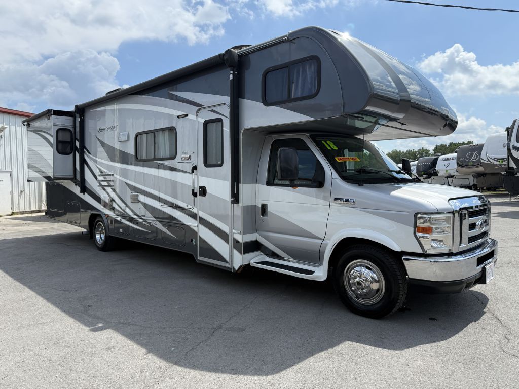 2018 Ford Econoline Image 35
