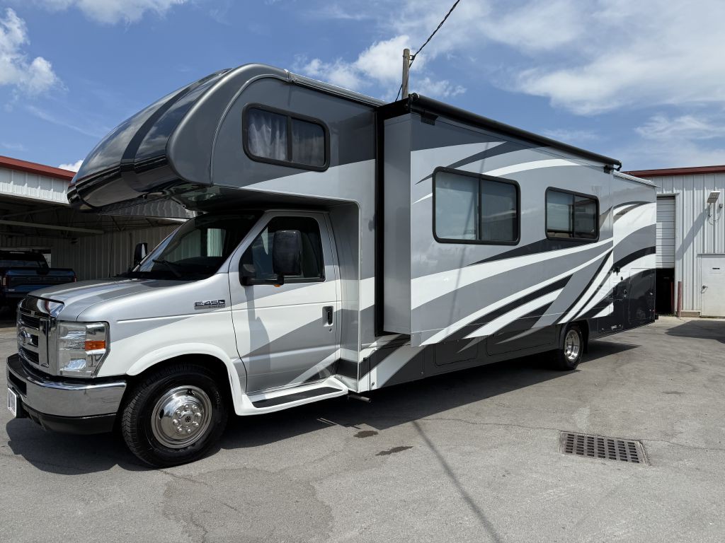 2018 Ford Econoline Image 40