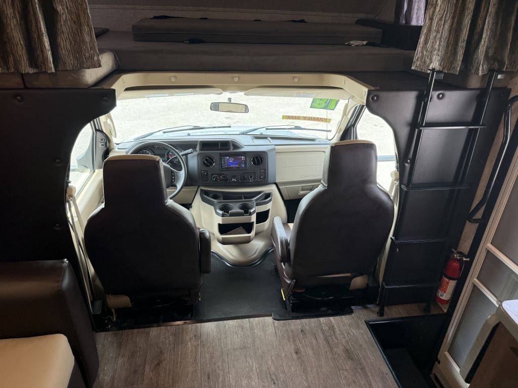 2018 Ford Econoline Image 46